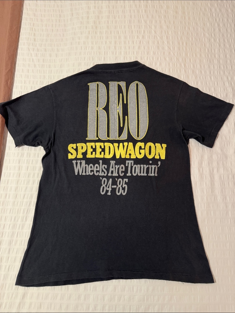 Authentic Vintage Black REO Speedwagon Wheels are Tourin’ Concert Graphic Tee 84 - Picture 4 of 5